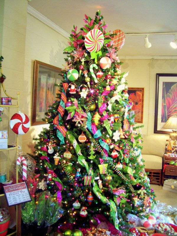 beautiful-unique-christmas-tree-ideas-705x940