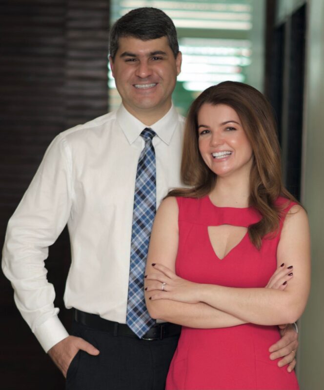 Márcio Cortez ao lado da esposa, a dermatologista Carolina Cortez