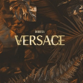 Duquesa dá um novo olhar à ostentação no single "Versace"