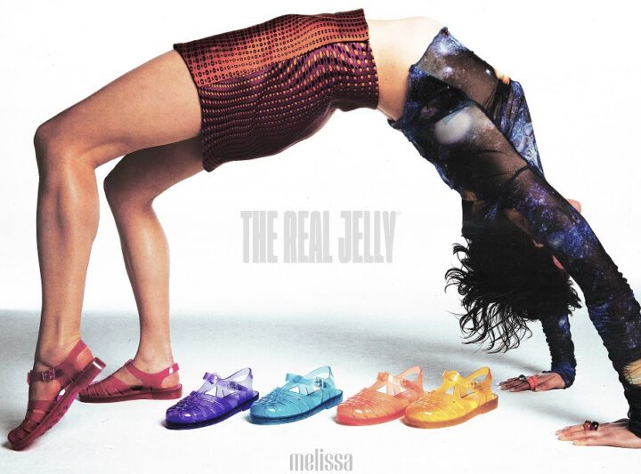 Melissa celebra a originalidade de seus jelly shoes em meio ao boom da tendência