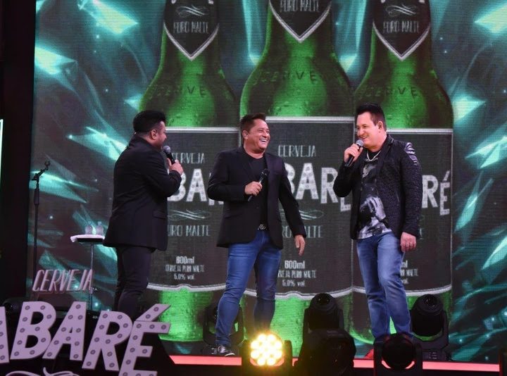 Leonardo e Bruno & Marrone fazem show exclusivo para o lançamento da cerveja Cabaré