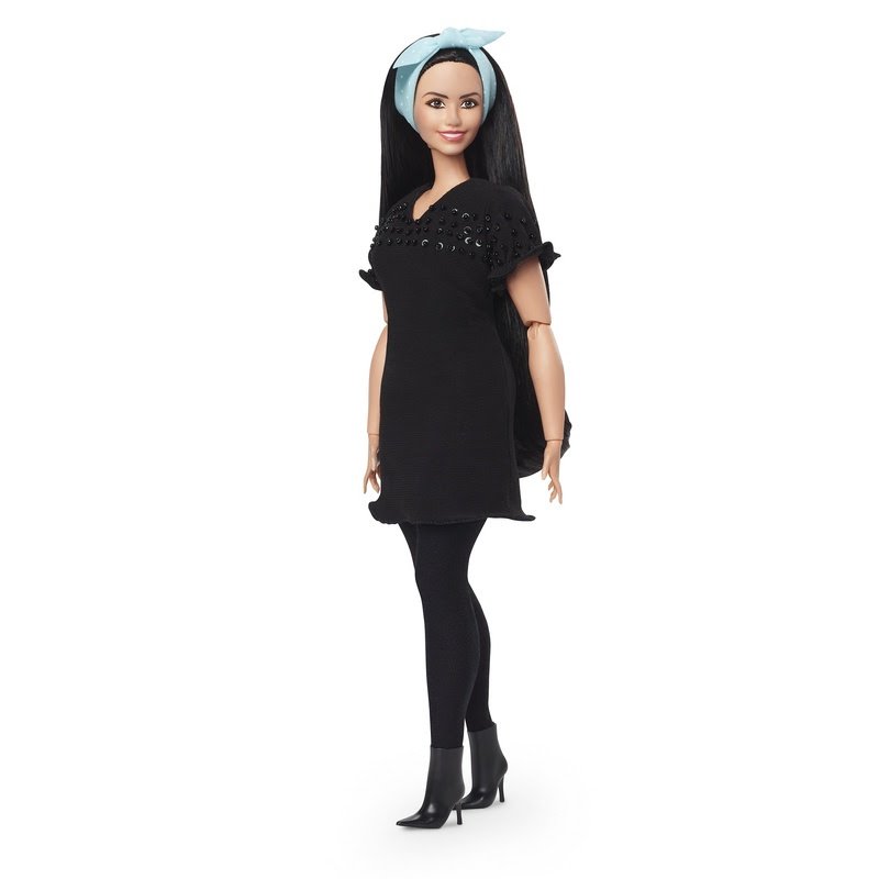Barbie homenageia professora brasileira com boneca exclusiva